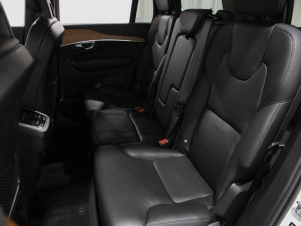 Used 2022 Volvo XC90 T6 Momentum w/ Climate Package image 20