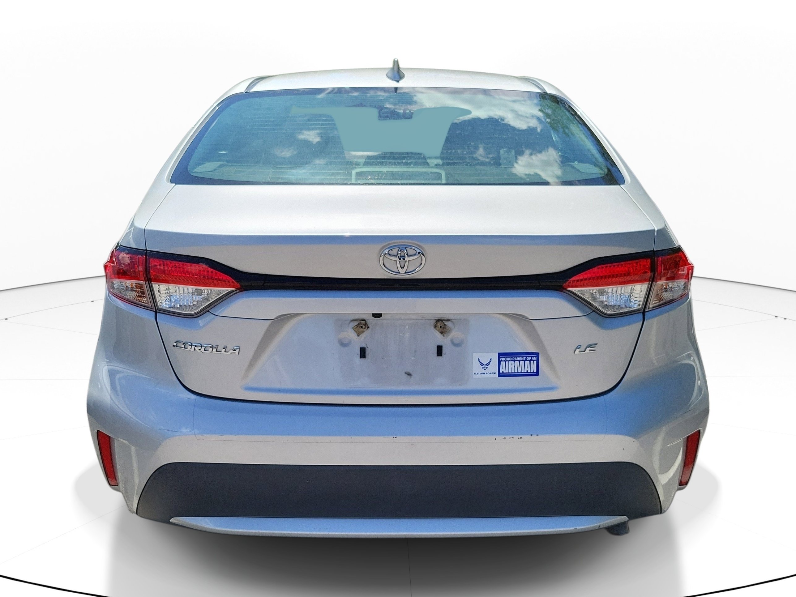 Used 2022 Toyota Corolla LE FWD image 4