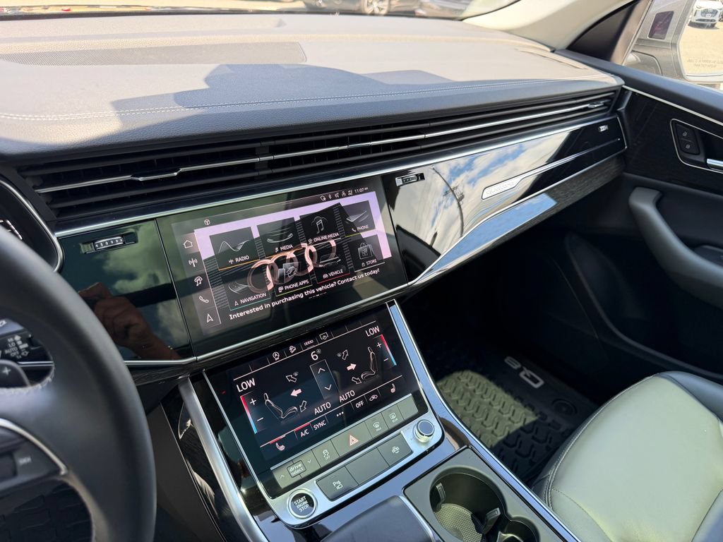 Used 2025 Audi Q8 Premium w/ Convenience Package AWD/4WD image 19