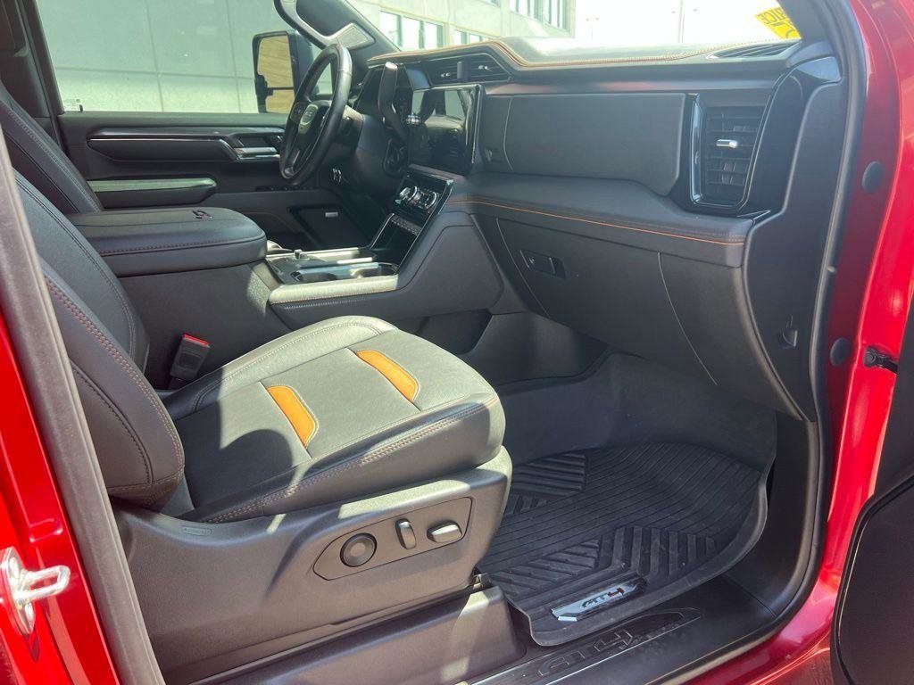 Used 2024 GMC Sierra 2500 AT4 w/ AT4 Preferred Package image 16