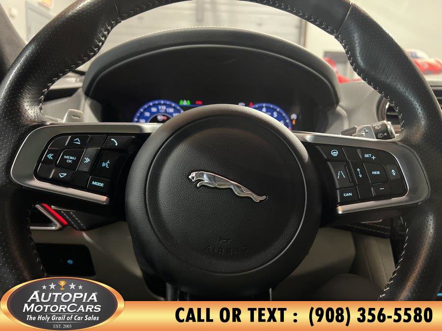 Used 2020 Jaguar F-PACE SVR image 31