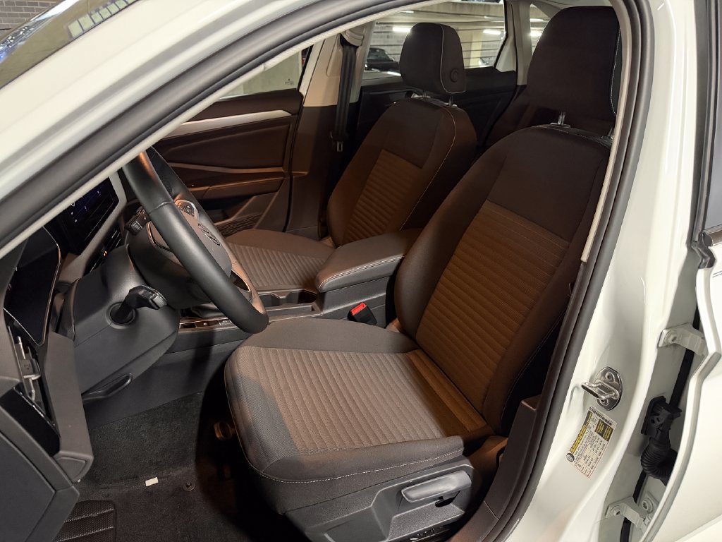 Certified 2025 Volkswagen Jetta S FWD image 13