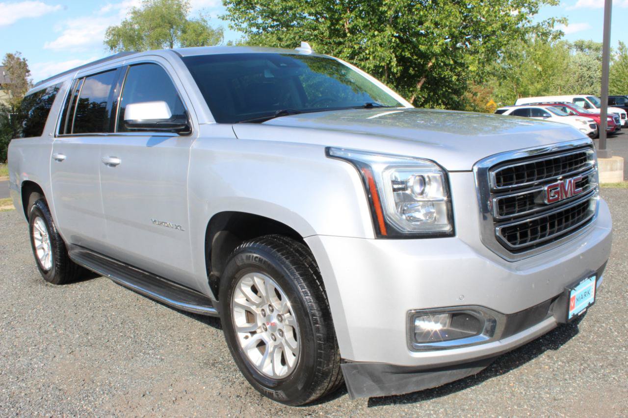Used 2017 GMC Yukon XL SLT w/ Open Road Package AWD/4WD image 7