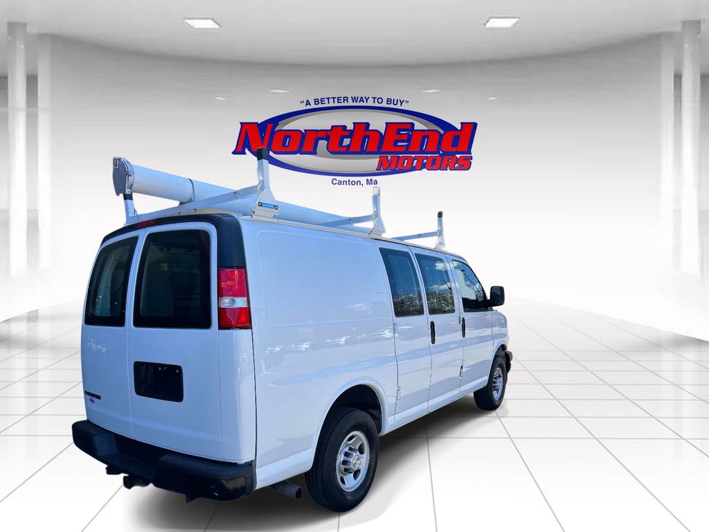 Used 2020 Chevrolet Express 3500 w/ Driver Convenience Package RWD image 4