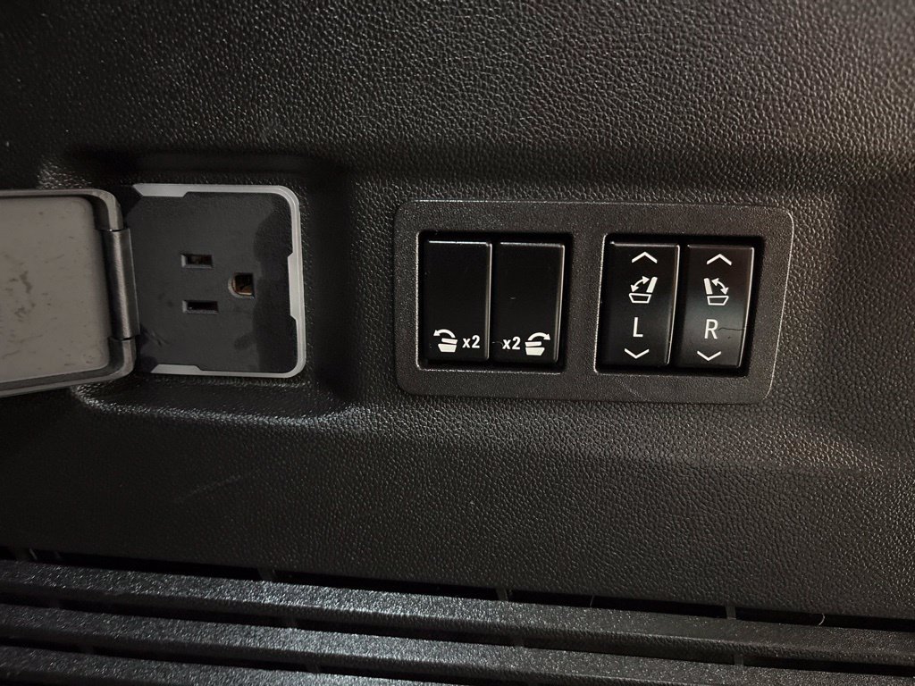 Certified 2023 GMC Yukon AT4 AWD/4WD image 36