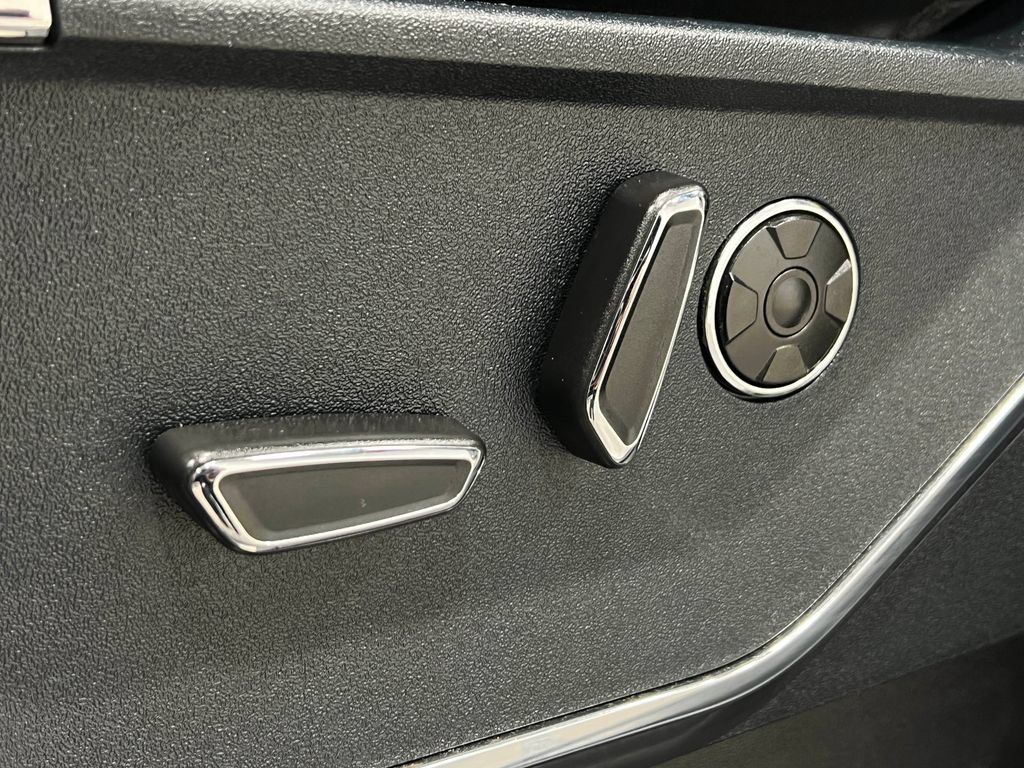 Used 2021 Ford F150 Platinum w/ Equipment Group 701A High AWD/4WD image 19