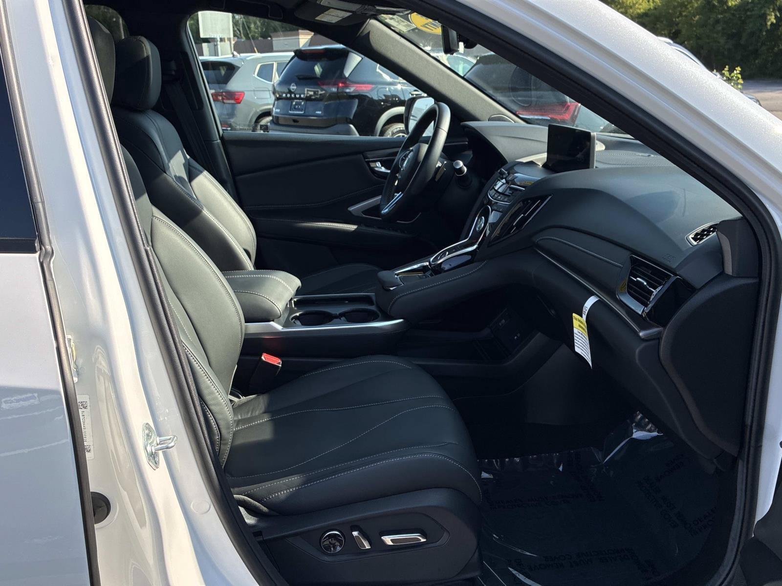 Used 2025 Acura RDX SH-AWD image 10
