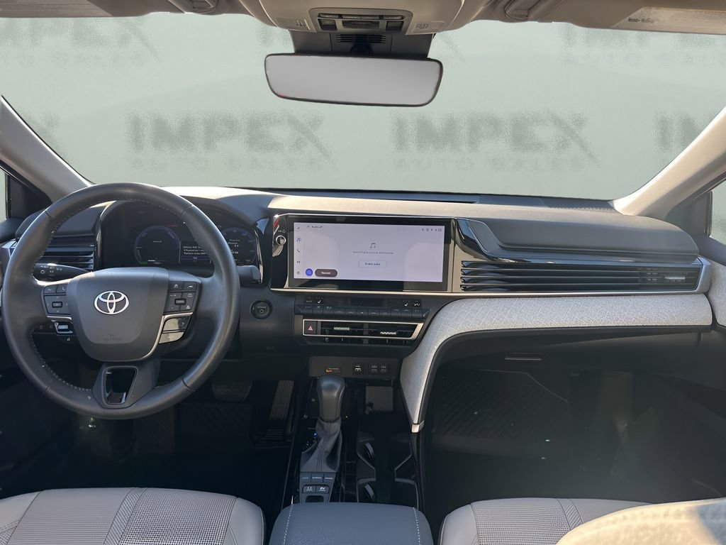 Used 2025 Toyota Camry XLE image 13