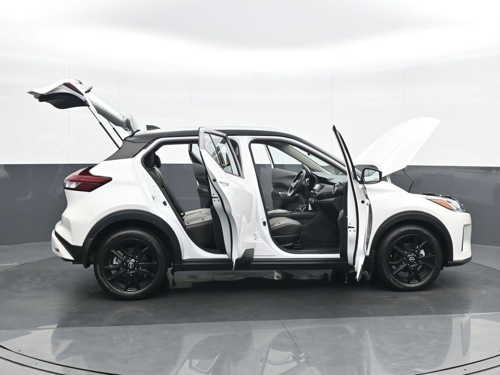 Used 2023 Nissan Kicks SV image 26