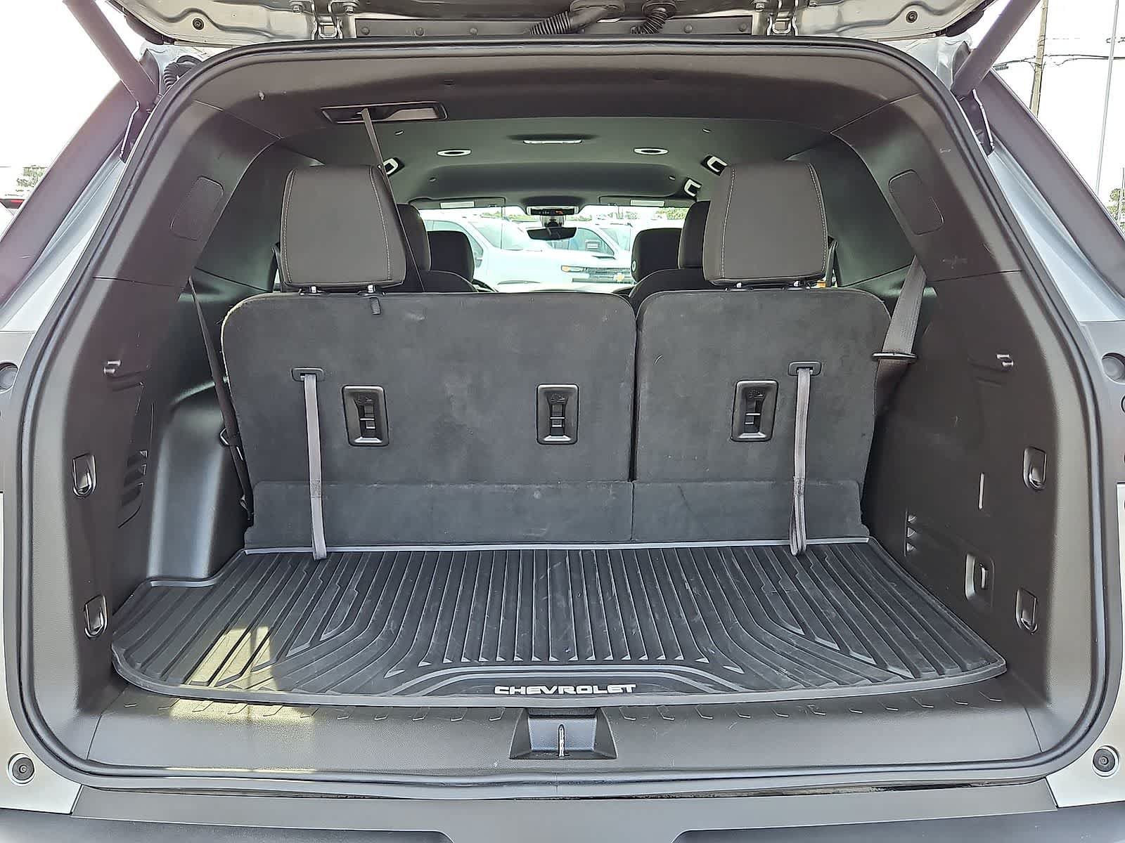 Used 2023 Chevrolet Traverse LT FWD image 30
