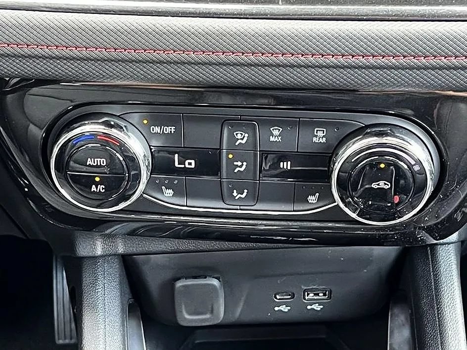 Used 2025 Chevrolet TrailBlazer RS w/ Convenience Package FWD image 31