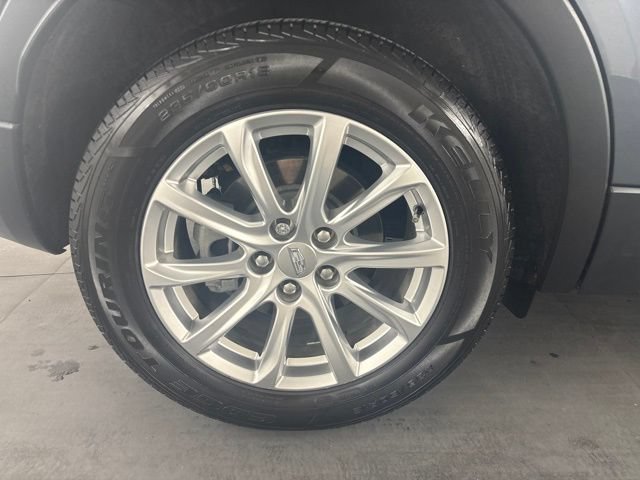 Used 2021 Cadillac XT4 Luxury w/ Cold Weather Package FWD image 9