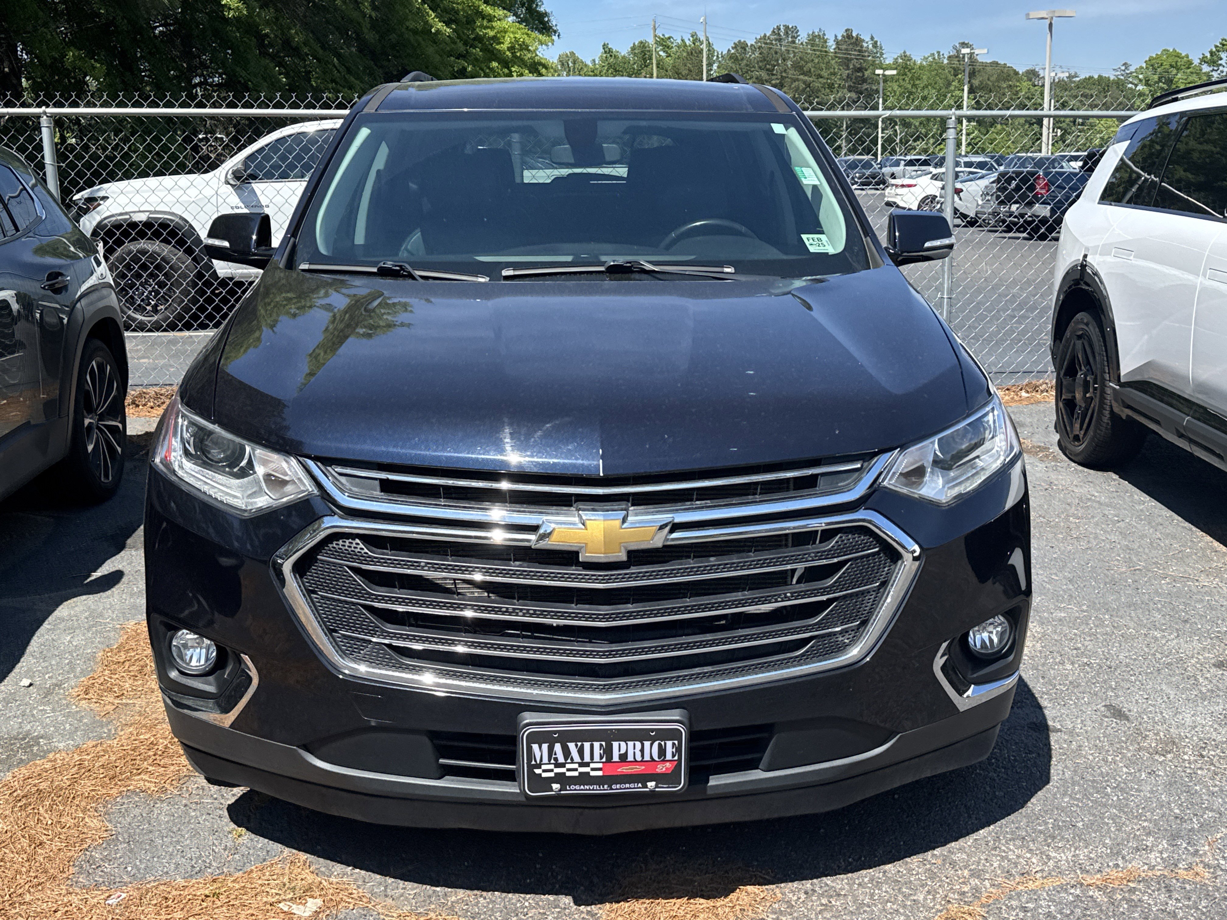 Used 2020 Chevrolet Traverse LT FWD image 2