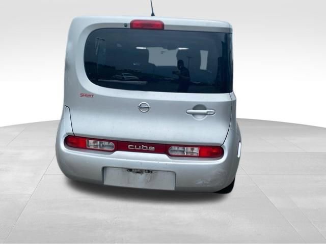 Used 2010 Nissan Cube 1.8 S w/ Interior Designer Pkg FWD image 5