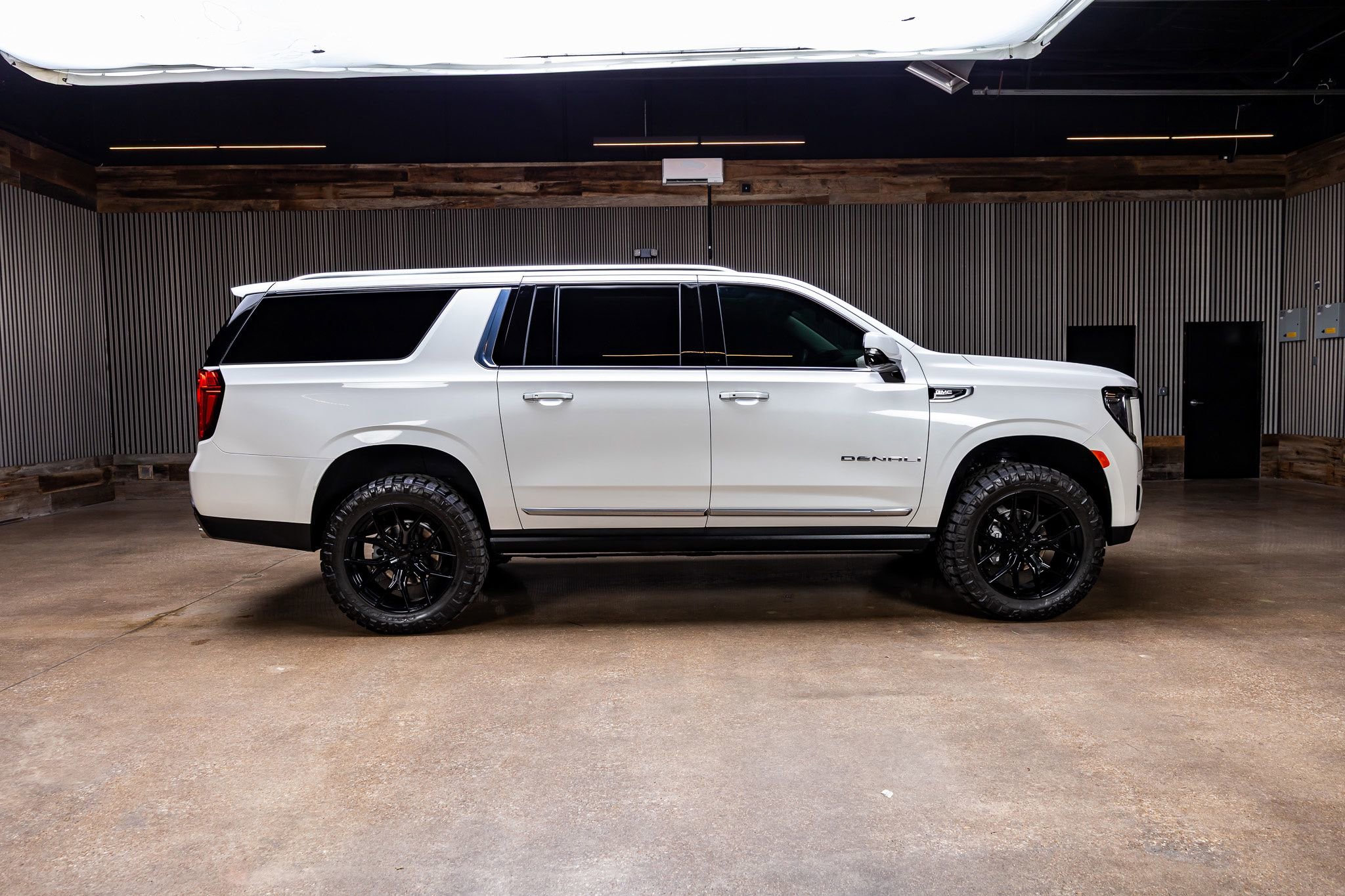 Used 2022 GMC Yukon XL Denali w/ Max Trailering Package image 11