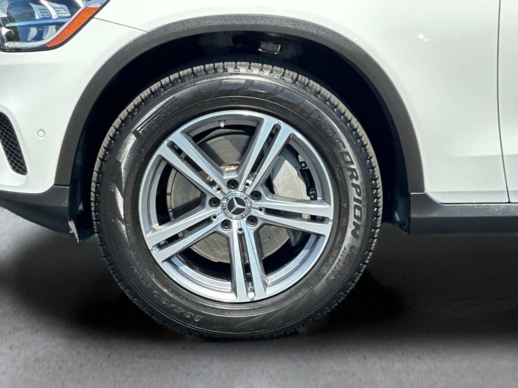 Used 2021 Mercedes-Benz GLC 300 4MATIC image 25