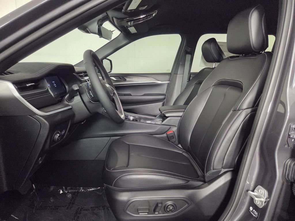 New 2025 Jeep Grand Cherokee L Limited w/ Black Appearance Package RWD image 10