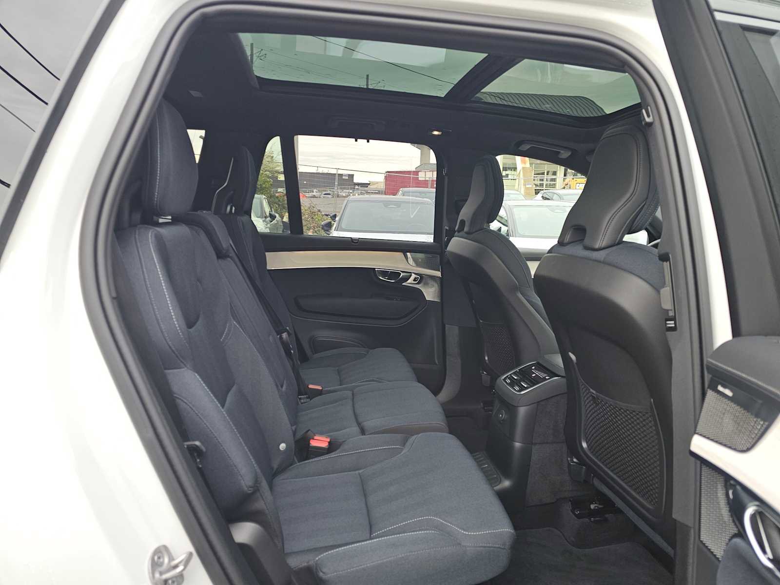 Certified 2025 Volvo XC90 T8 Ultra image 13