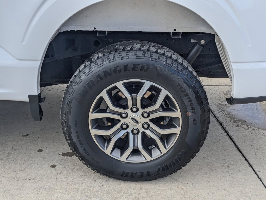 Used 2022 Ford F150 Lariat w/ Equipment Group 501A Mid image 18