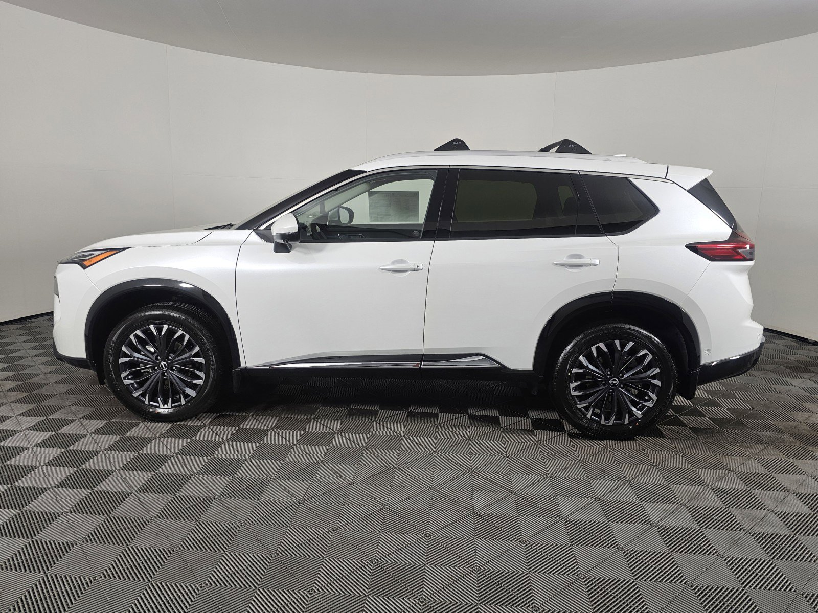 New 2026 Nissan Rogue Platinum image 8