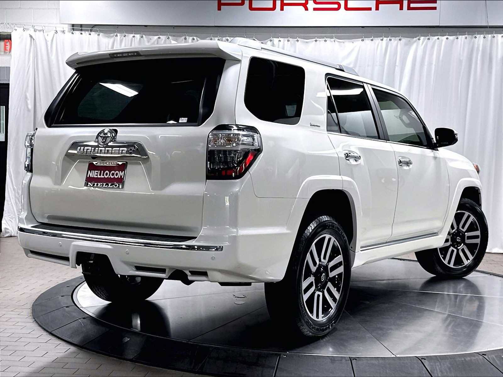Used 2023 Toyota 4Runner Limited AWD/4WD image 9