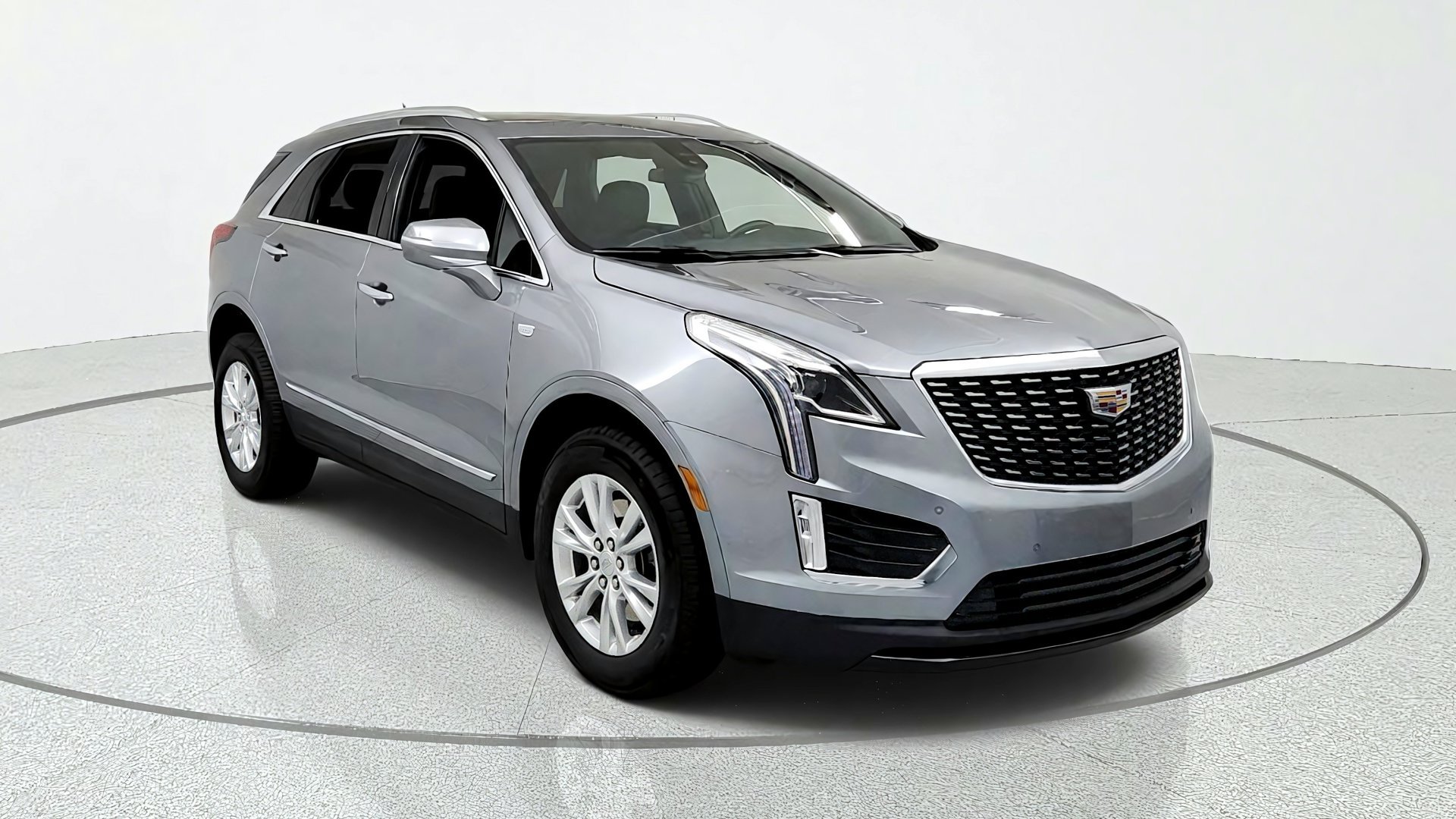 Certified 2024 Cadillac XT5 Luxury w/ LPO, Floor Liner Package AWD/4WD image 7