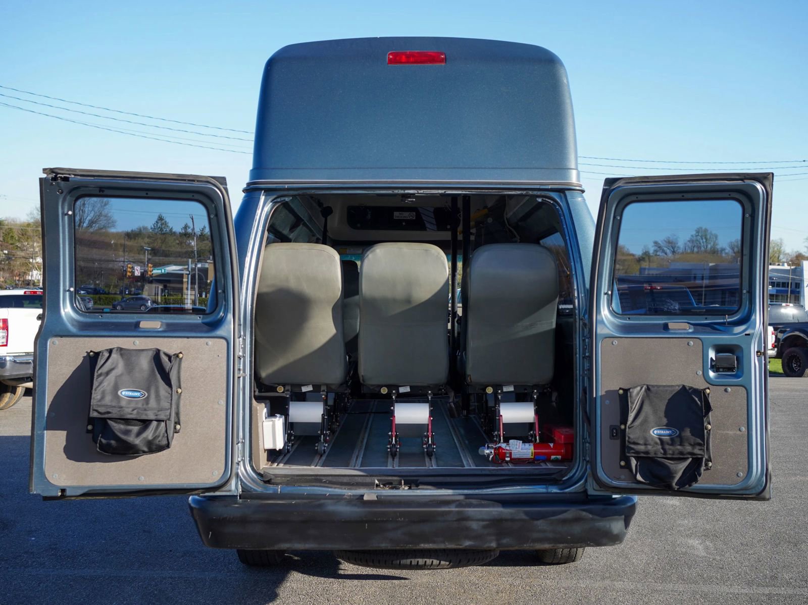 Used 2014 Ford E-350 and Econoline 350 Extended Super Duty w/ Power Group RWD image 16