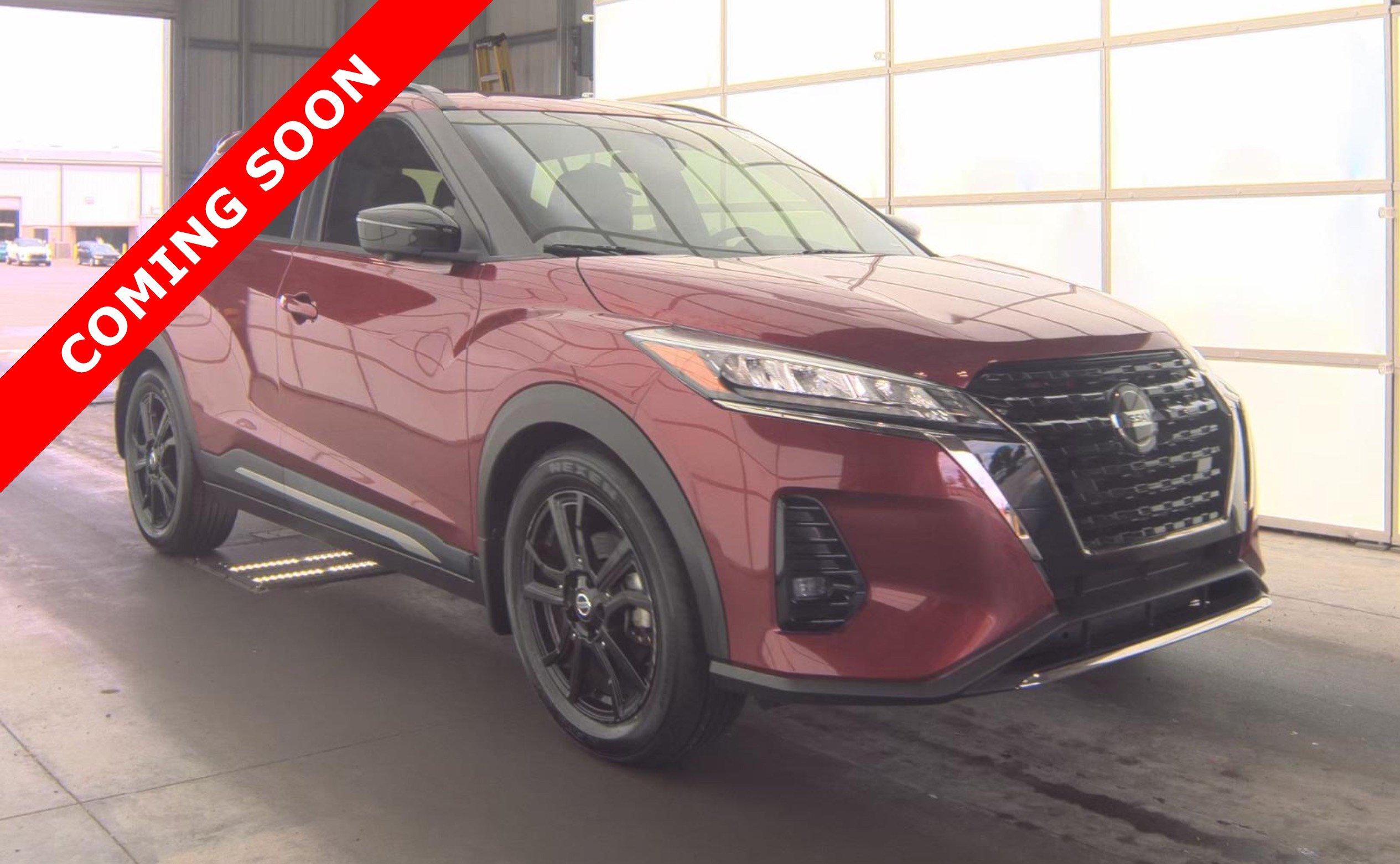 Used 2021 Nissan Kicks SR w/ SR Premium Package FWD image 3