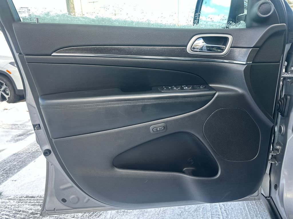 Used 2018 Jeep Grand Cherokee Limited image 5