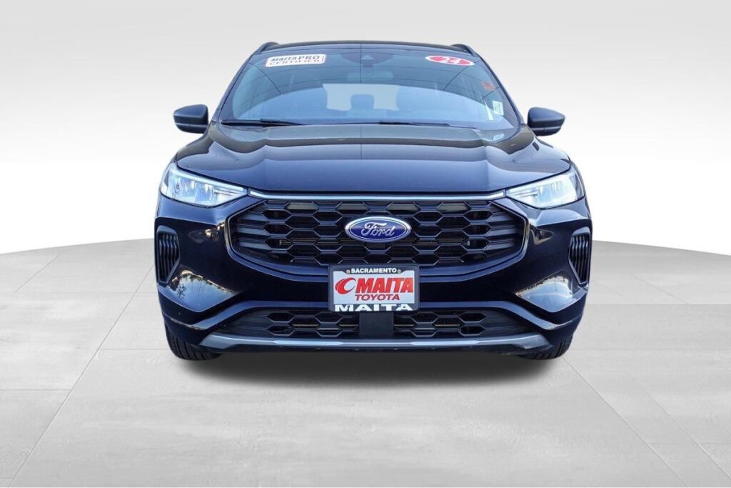 Used 2024 Ford Escape ST-Line image 2