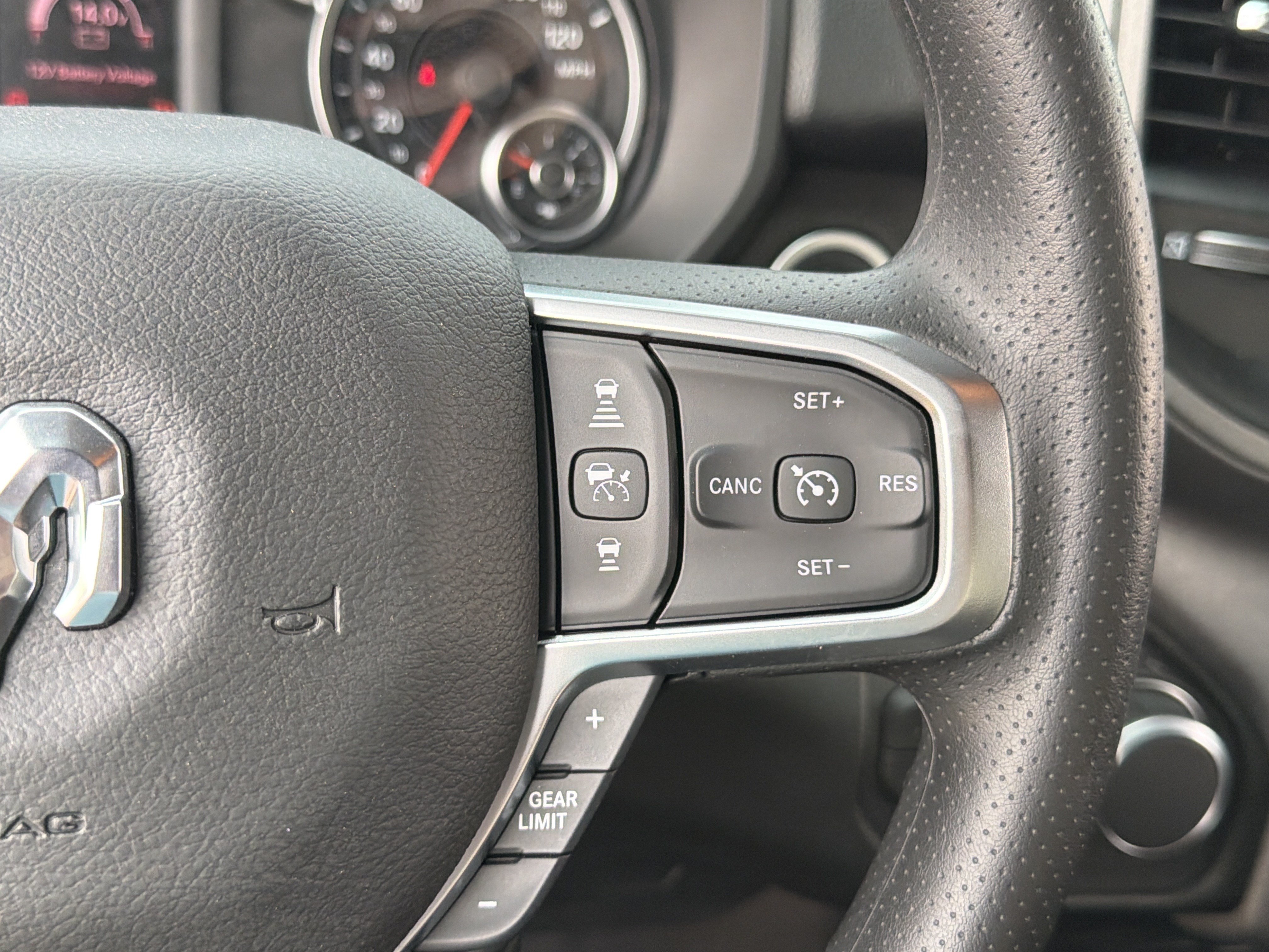 New 2026 RAM 1500 Express AWD/4WD image 17