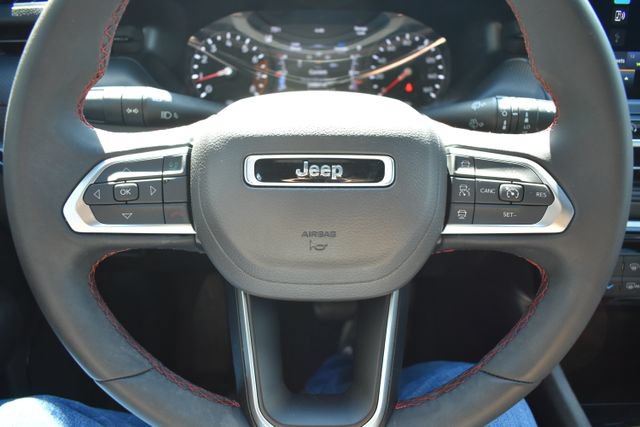 Used 2025 Jeep Compass Trailhawk AWD/4WD image 20