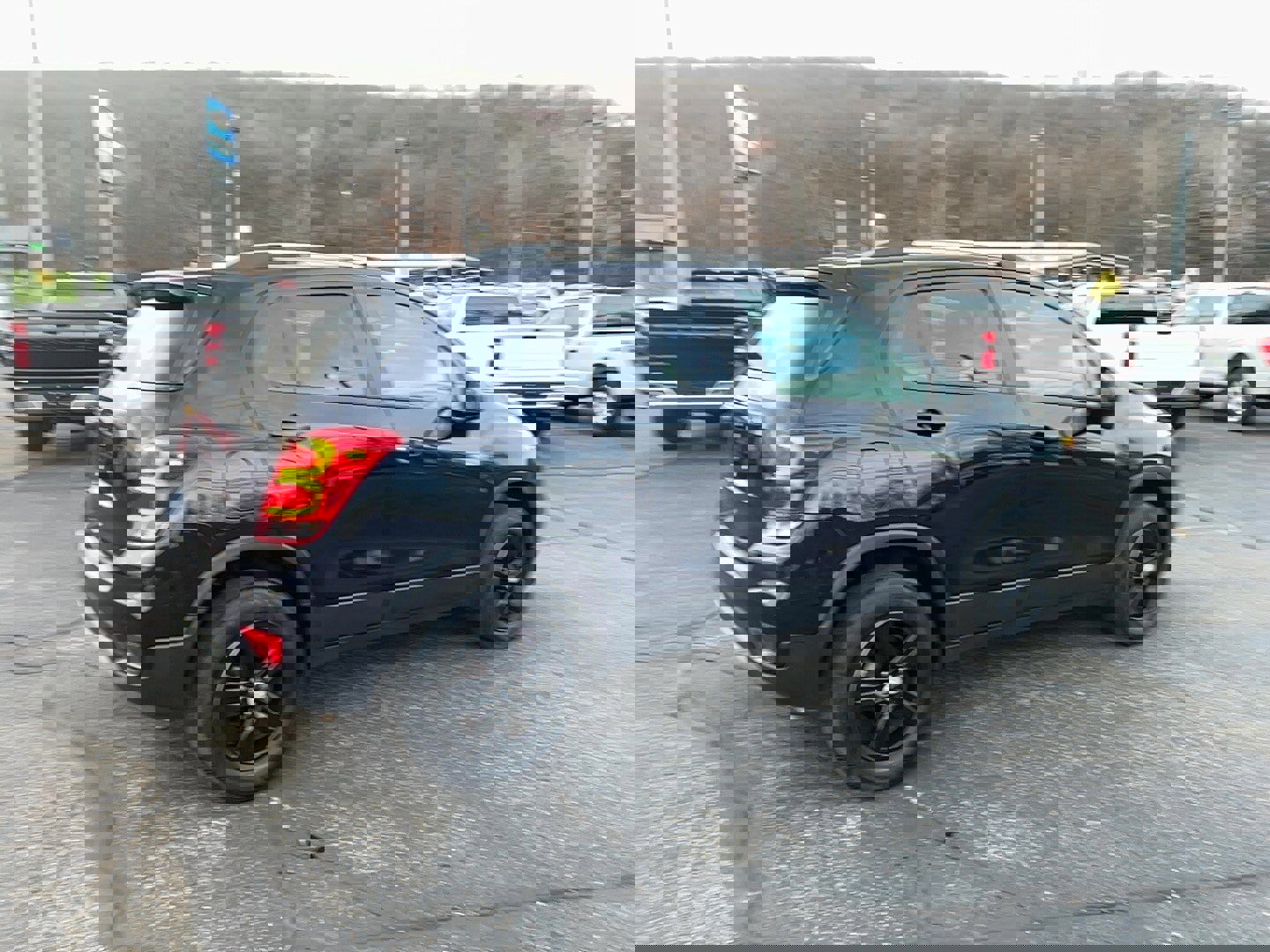 Used 2022 Chevrolet Trax LT w/ LT Convenience Package image 5