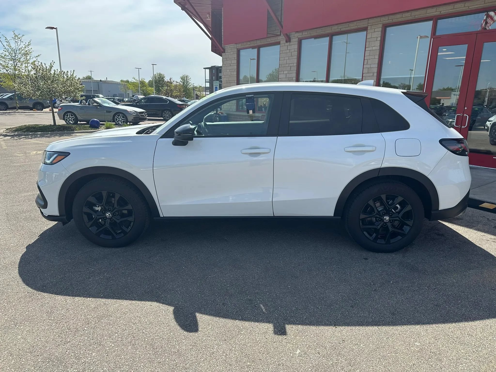 Used 2025 Honda HR-V Sport image 9