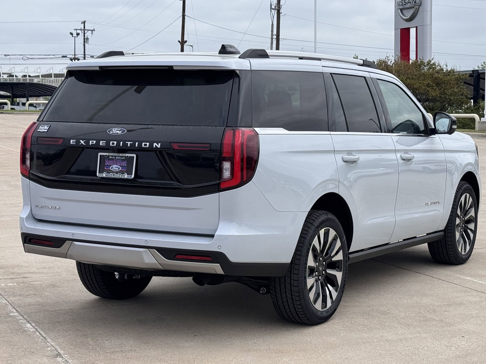 New 2026 Ford Expedition Platinum image 4