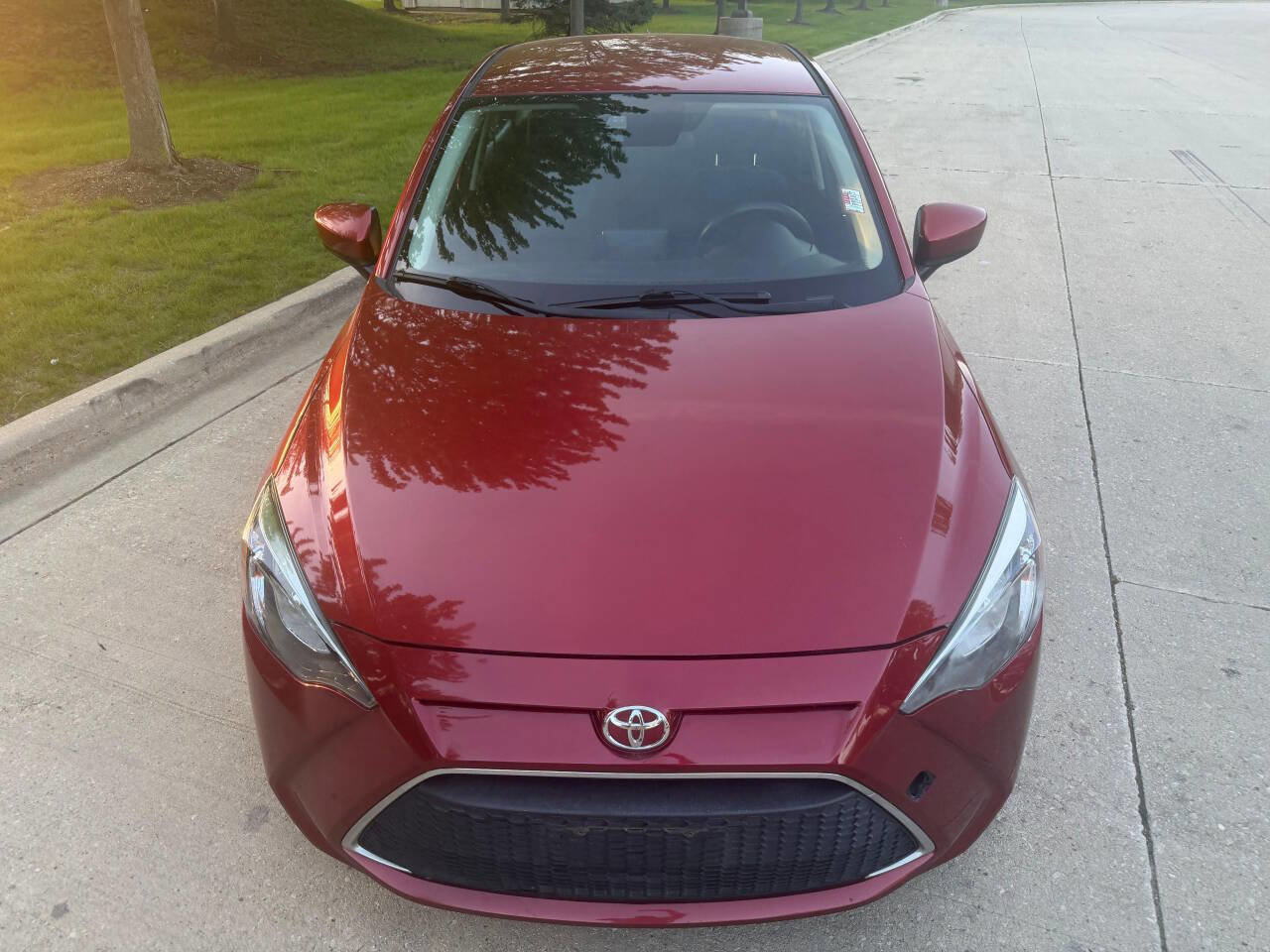 Used 2019 Toyota Yaris L FWD image 14