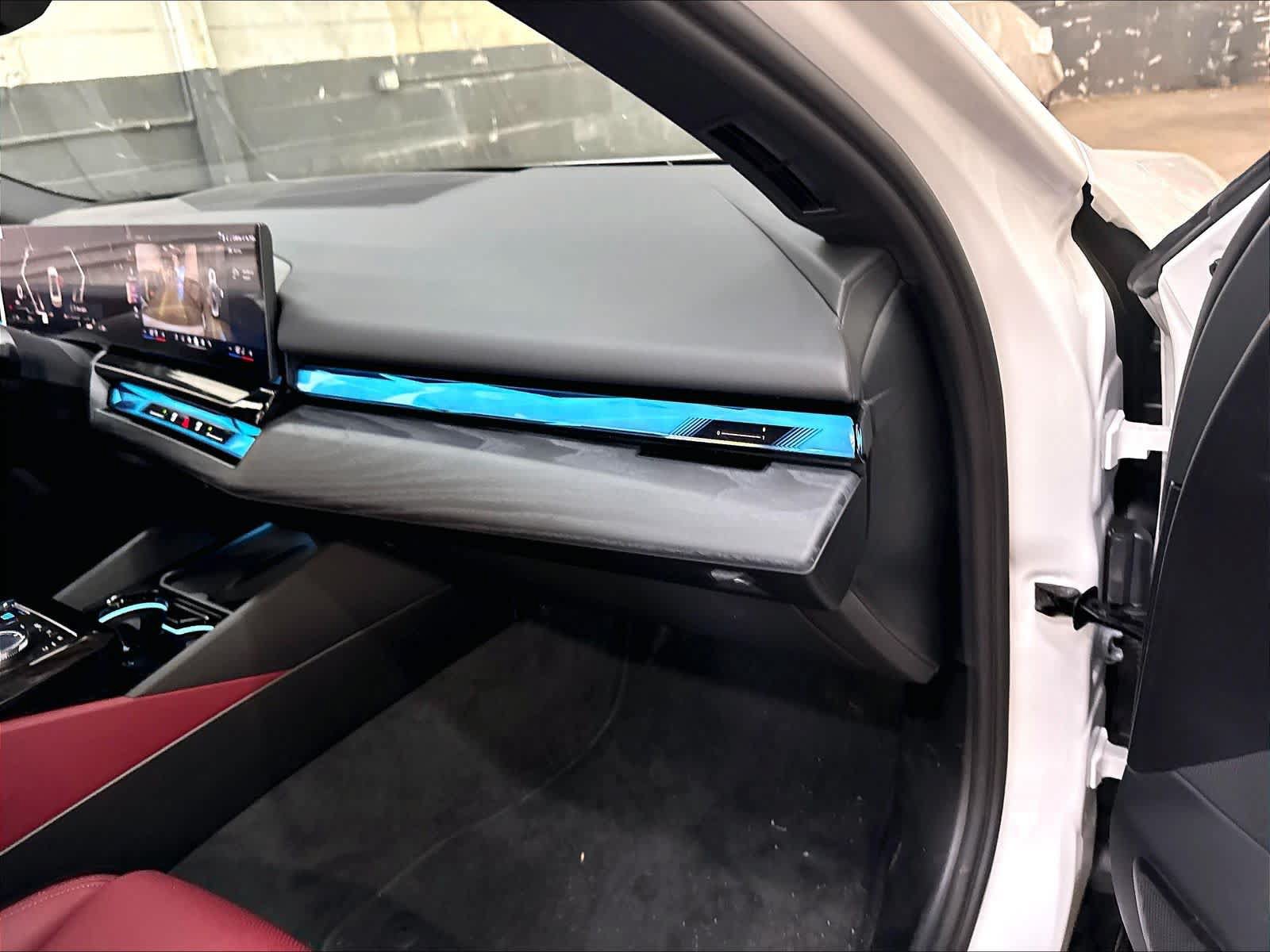 Used 2026 BMW i5 eDrive40 w/ M Sport Package RWD image 18
