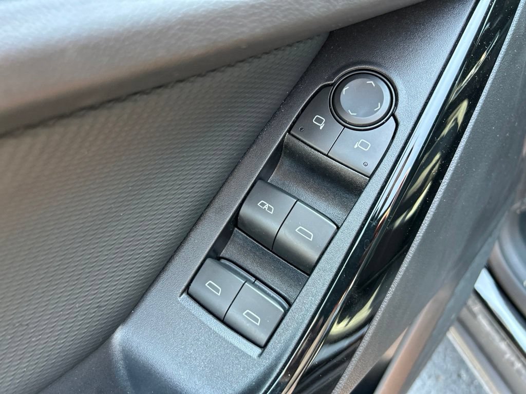 Used 2026 Chevrolet Equinox LT AWD/4WD image 15
