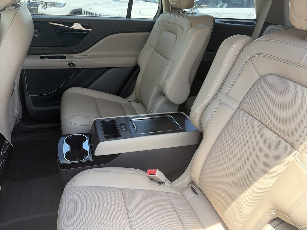 Used 2023 Lincoln Aviator Reserve w/ Equipment Group 201A RWD image 27