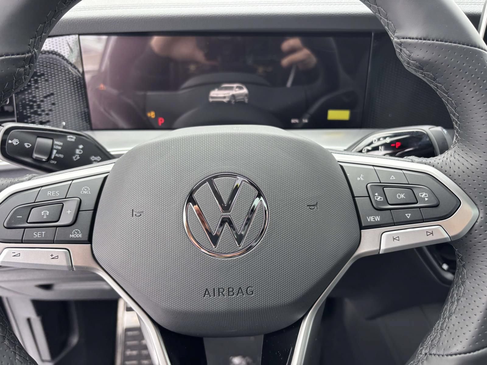 New 2026 Volkswagen Tiguan SE R-Line AWD/4WD image 16