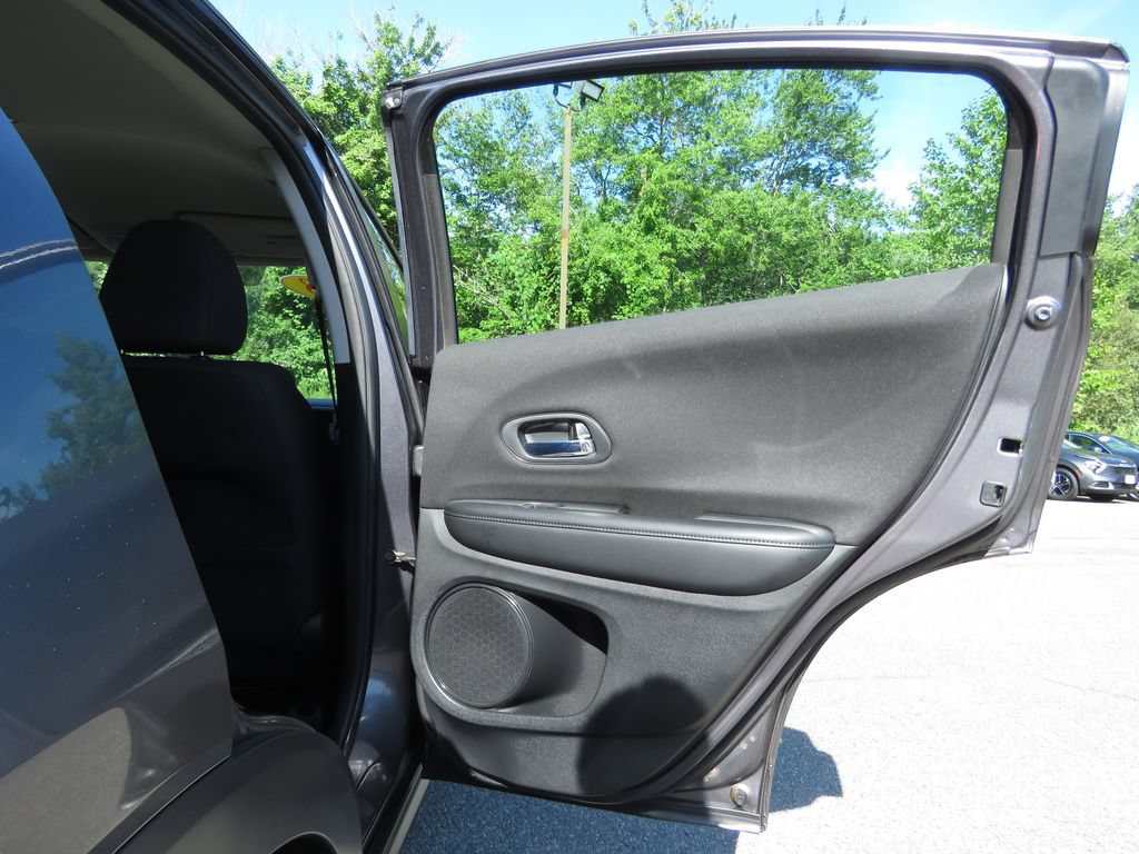 Used 2018 Honda HR-V LX image 15