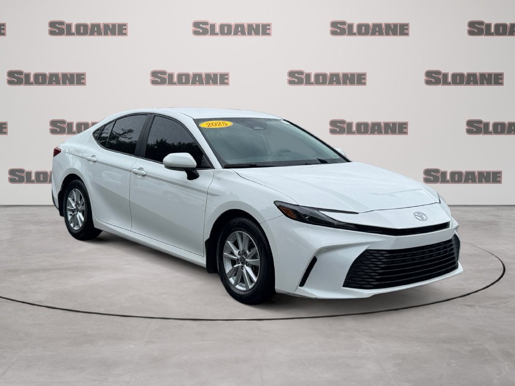 Used 2025 Toyota Camry LE FWD image 7