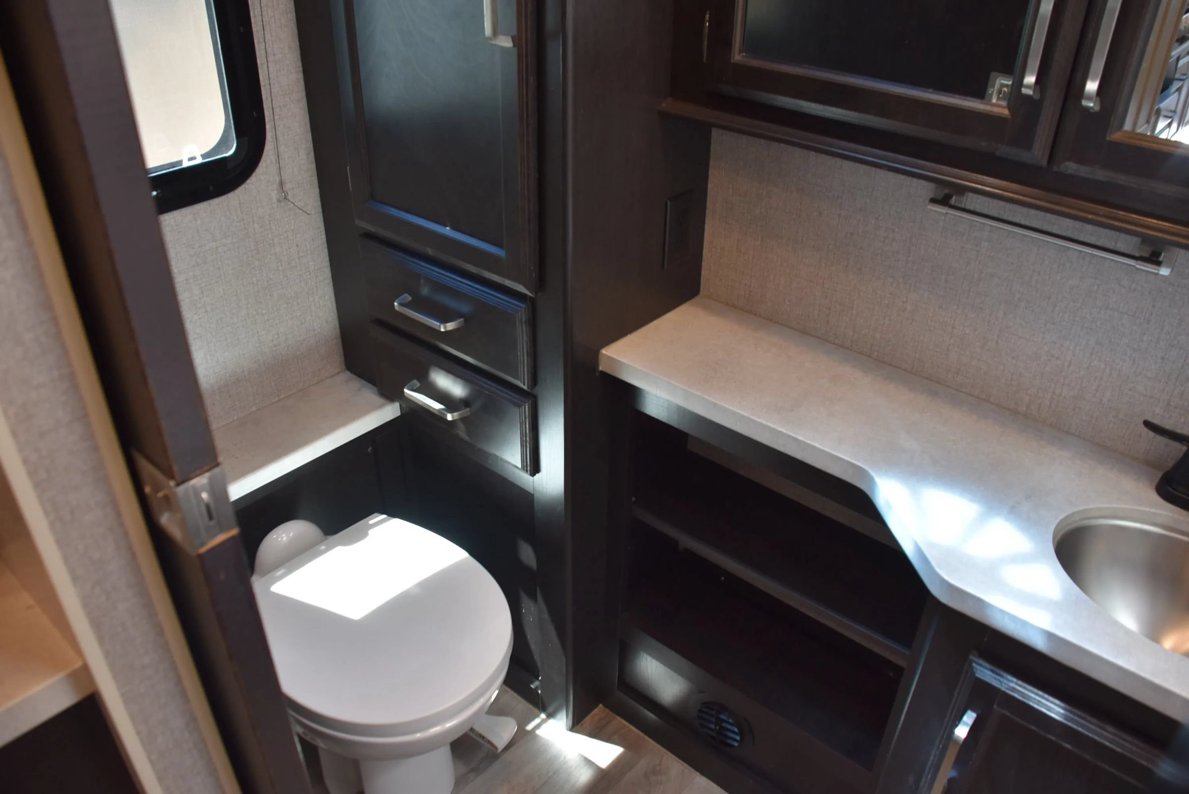 Used 2021 Ford E-450 and Econoline 450 Super Duty w/ Motorhome Prep Package RWD image 30