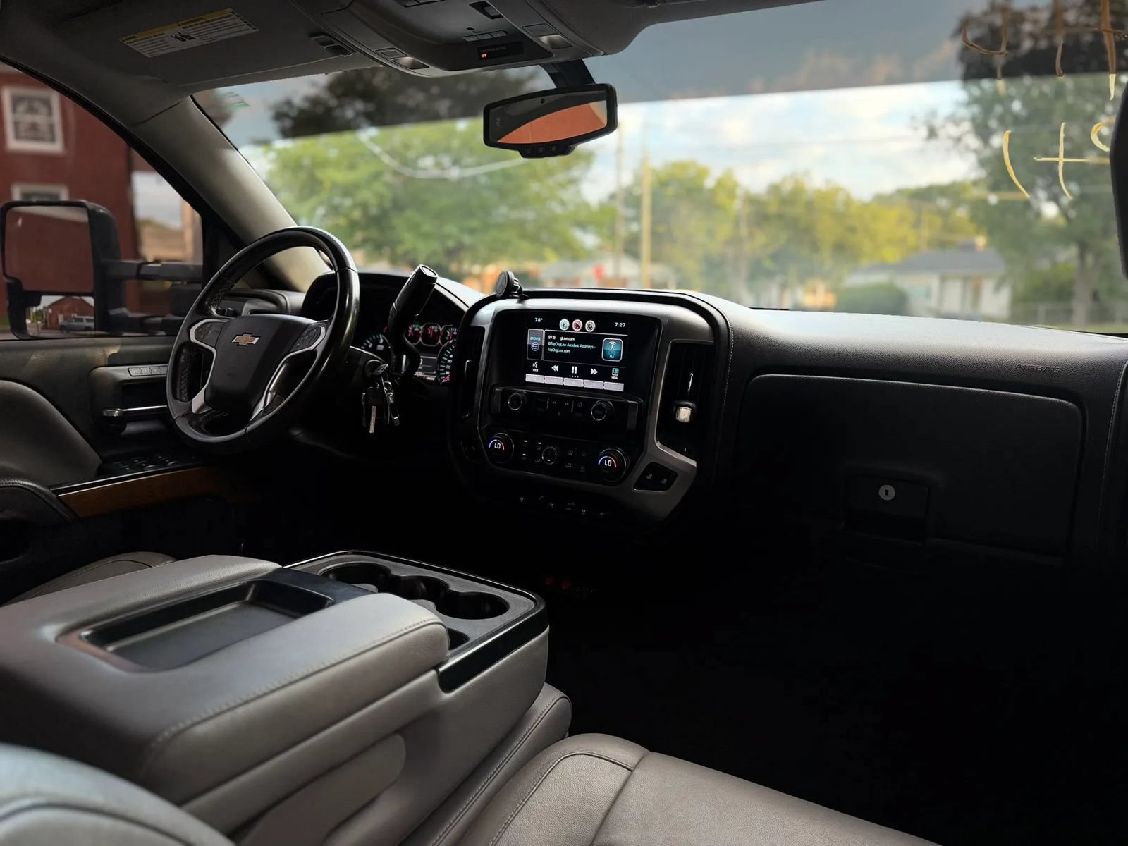 Used 2015 Chevrolet Silverado 1500 LTZ AWD/4WD image 12