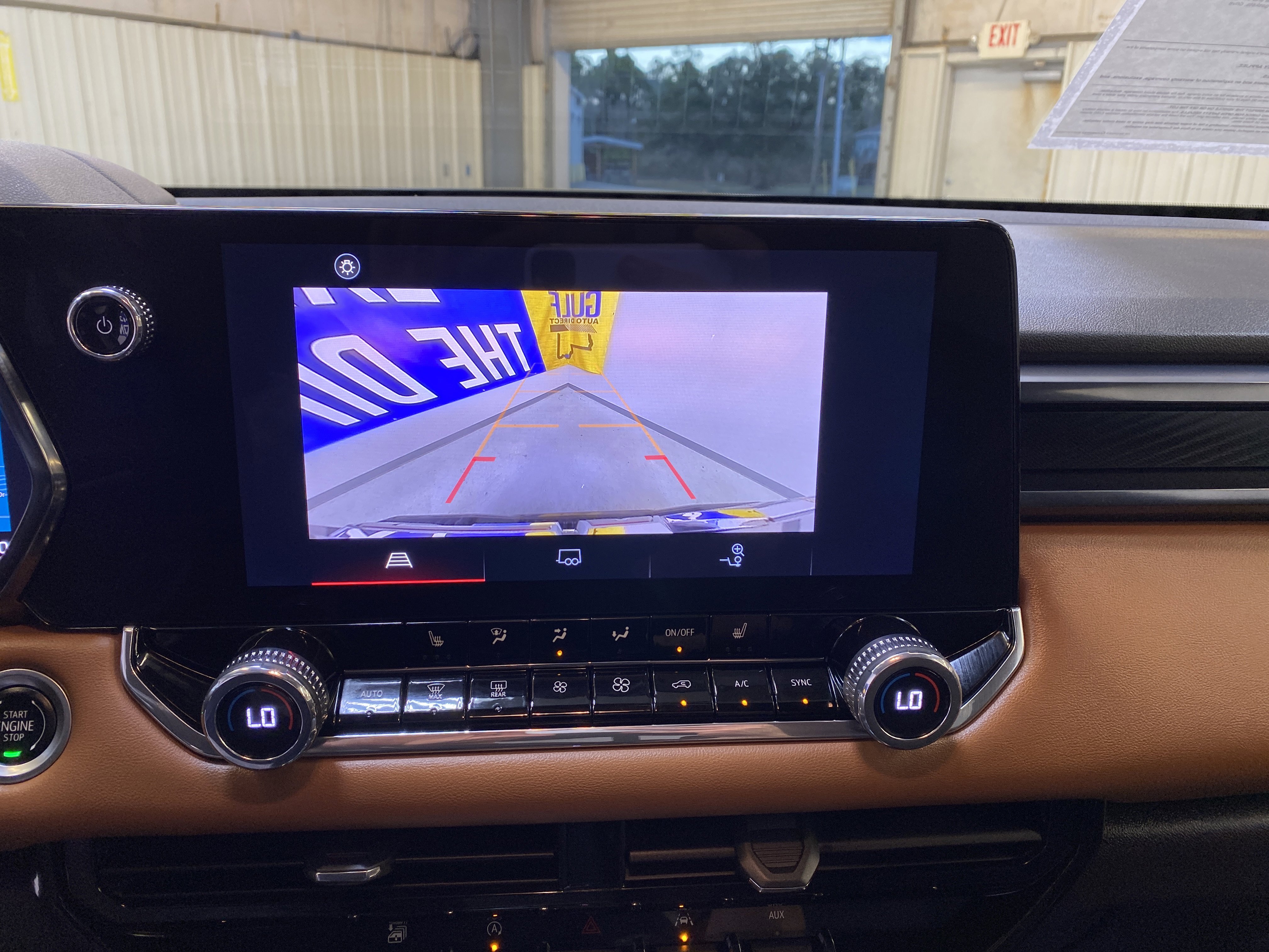 Used 2024 GMC Canyon AT4 image 40