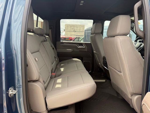 New 2026 Chevrolet Silverado 2500 LTZ w/ LTZ Convenience Package AWD/4WD image 4