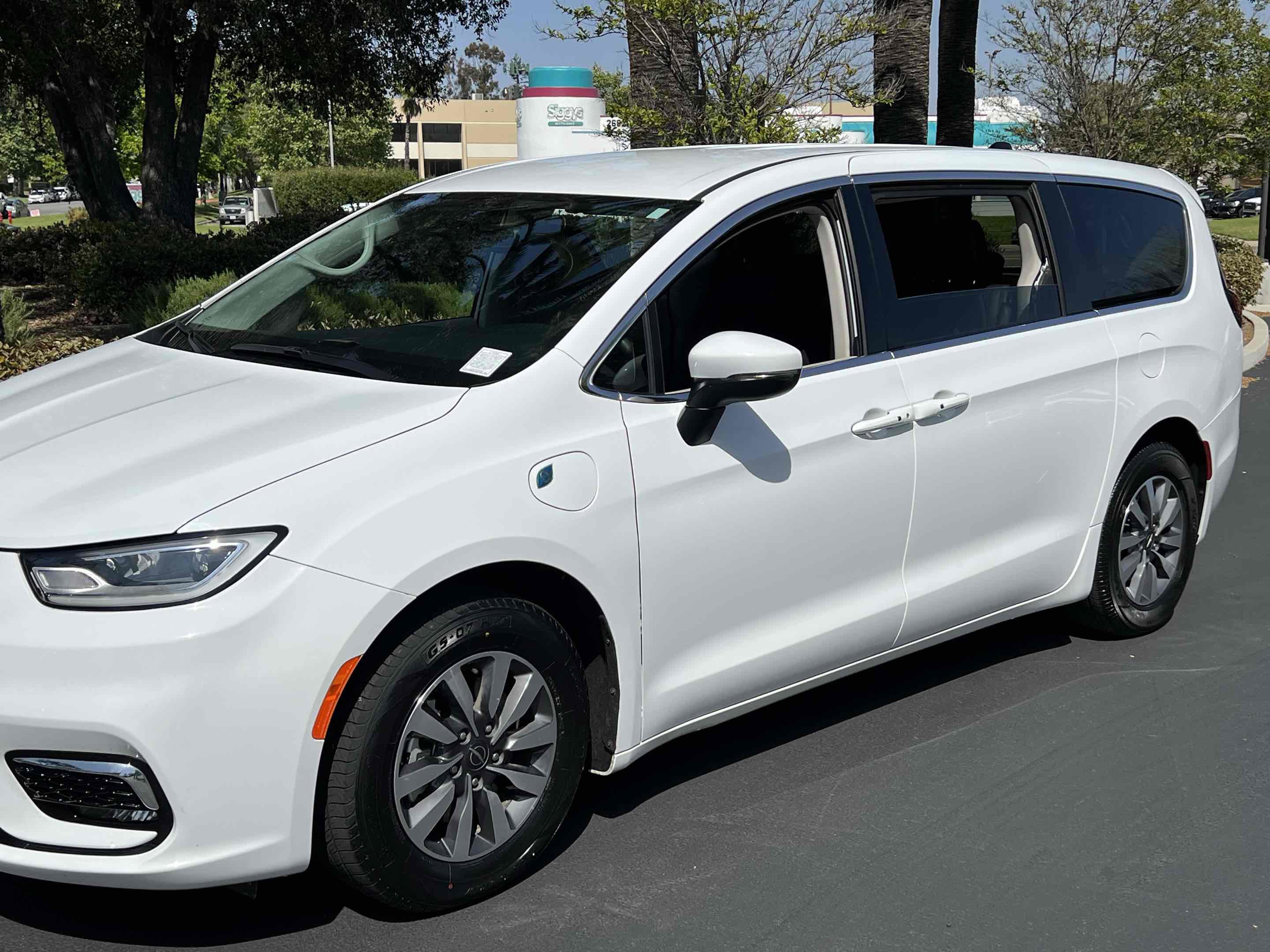 Used 2023 Chrysler Pacifica Touring-L FWD image 52