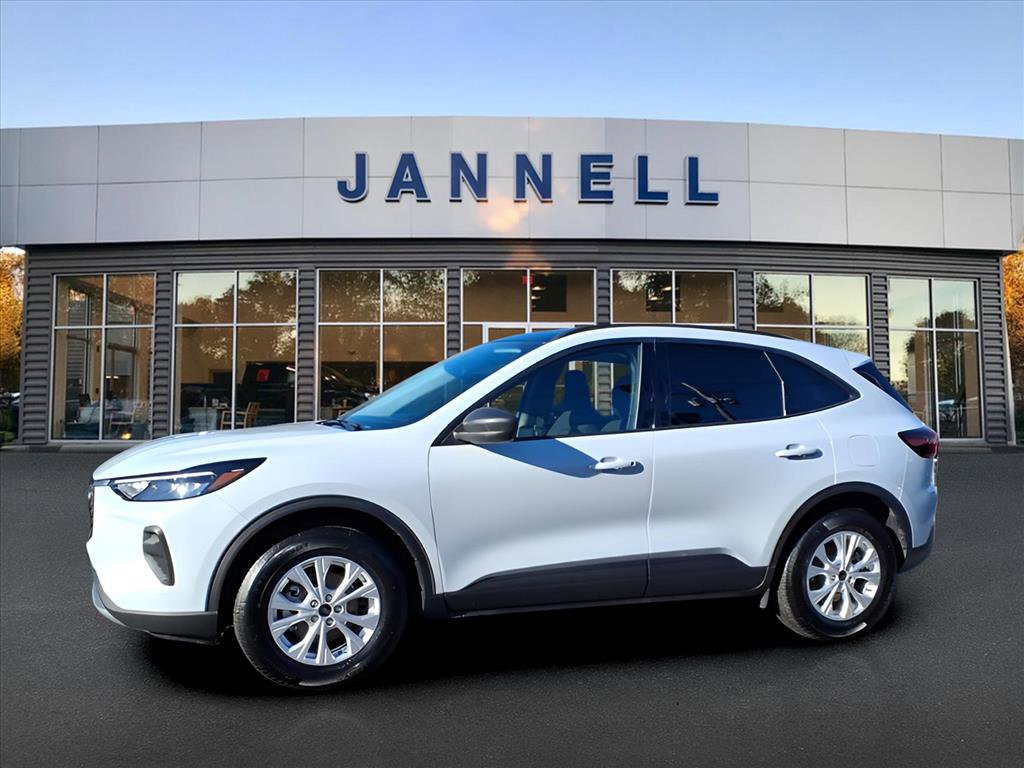 Used 2025 Ford Escape Active w/ Tech Pack #1 image 3