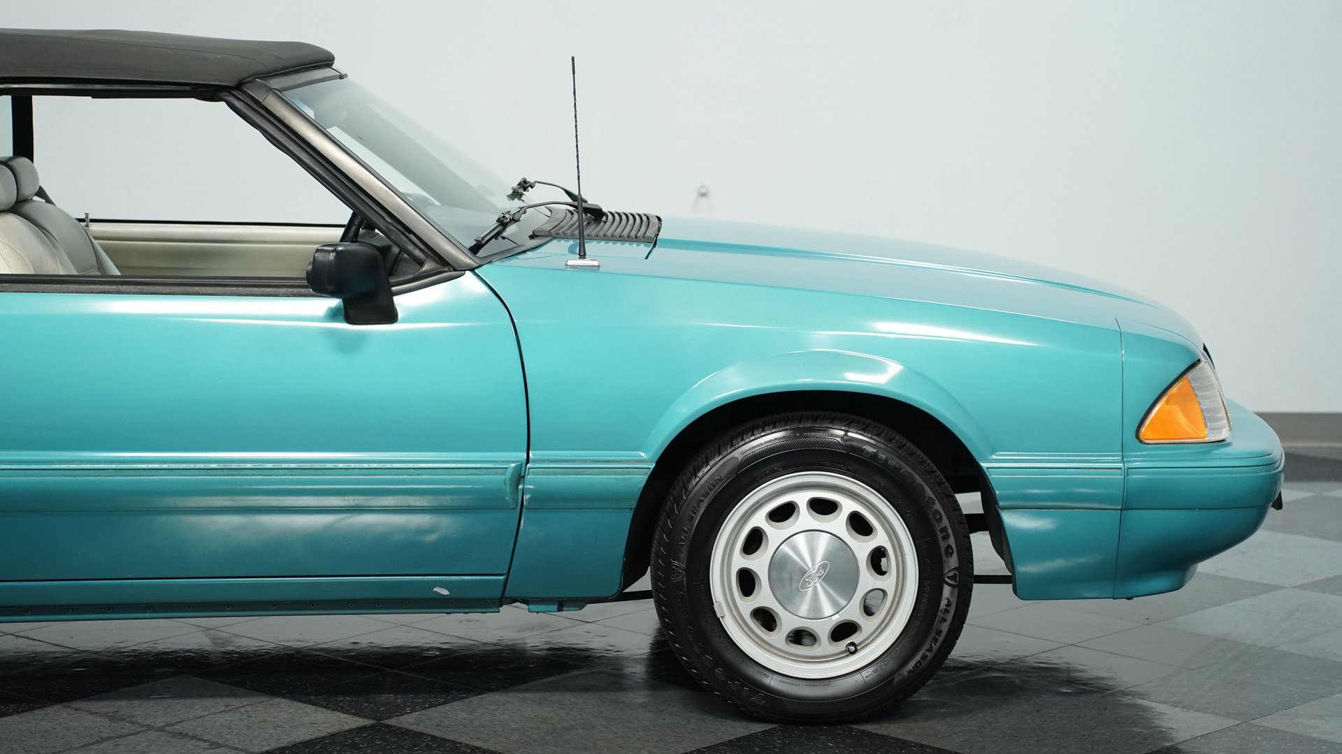Used 1992 Ford Mustang LX image 24