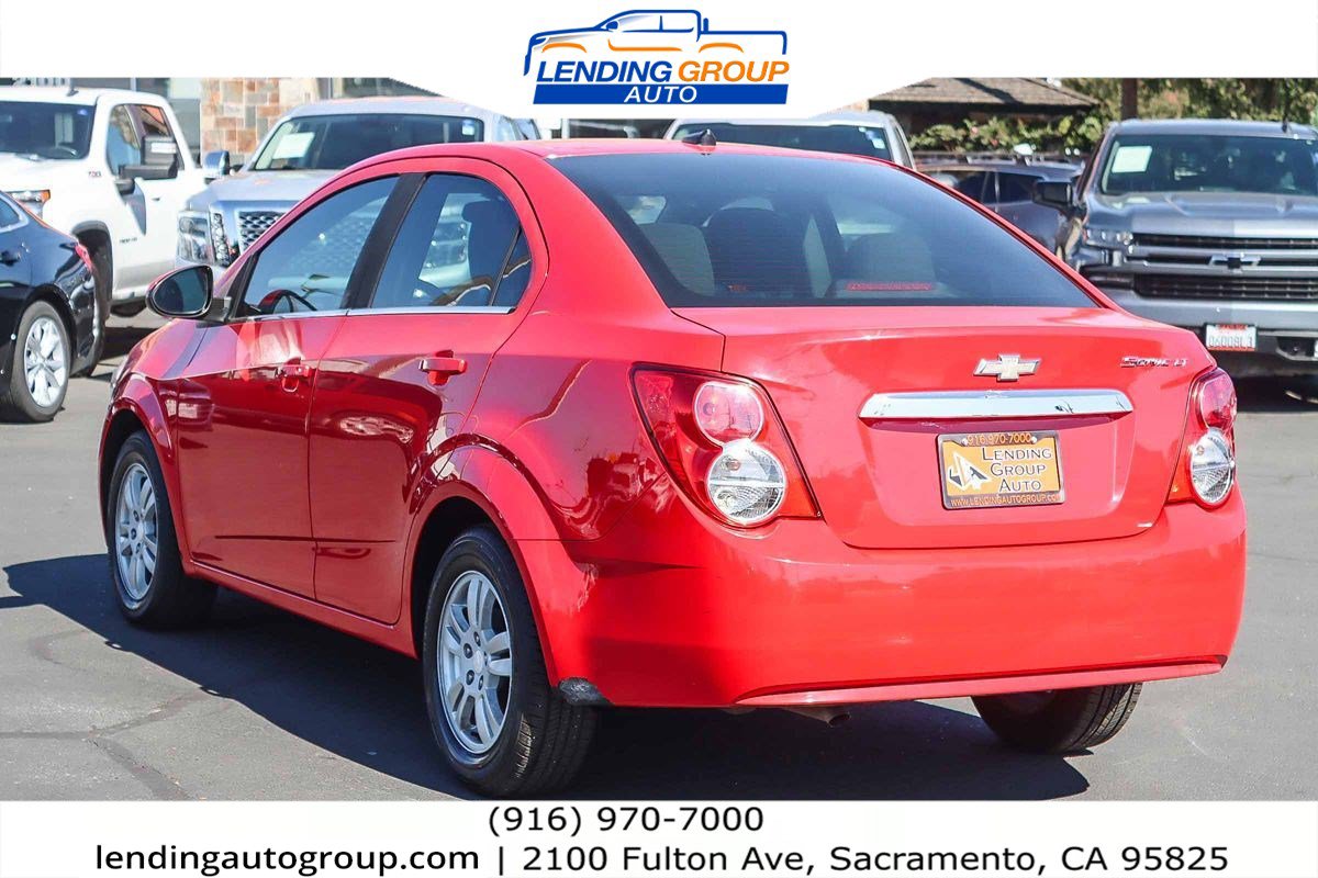 Used 2014 Chevrolet Sonic LT image 2